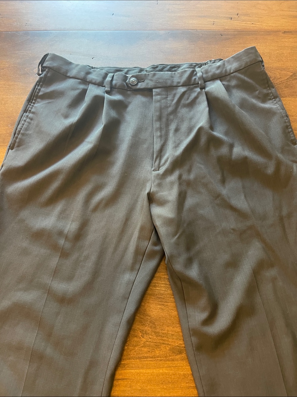 Classic Pleated Dress Pants in Dark Grey 38x32